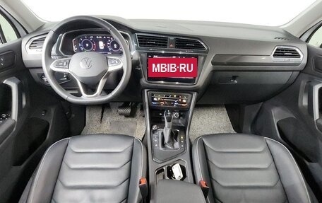 Volkswagen Tiguan II, 2023 год, 4 058 000 рублей, 7 фотография