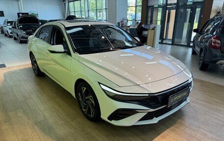 Hyundai Elantra, 2023 год, 2 070 000 рублей, 4 фотография