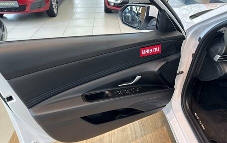 Hyundai Elantra, 2023 год, 2 070 000 рублей, 15 фотография