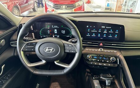 Hyundai Elantra, 2023 год, 2 070 000 рублей, 22 фотография