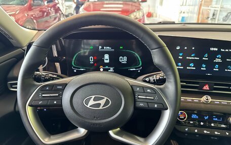 Hyundai Elantra, 2023 год, 2 070 000 рублей, 23 фотография