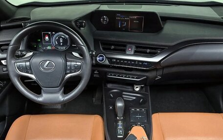 Lexus UX I, 2022 год, 2 250 000 рублей, 5 фотография