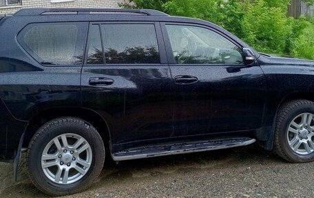 Toyota Land Cruiser Prado 150 рестайлинг 2, 2013 год, 2 600 000 рублей, 2 фотография