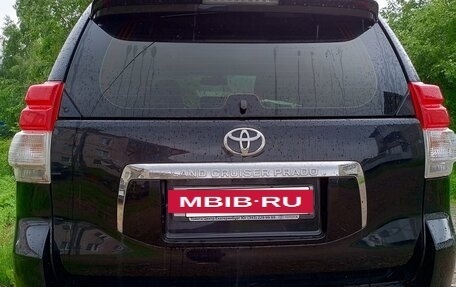 Toyota Land Cruiser Prado 150 рестайлинг 2, 2013 год, 2 600 000 рублей, 6 фотография