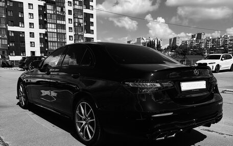 Mercedes-Benz E-Класс, 2021 год, 5 500 000 рублей, 15 фотография