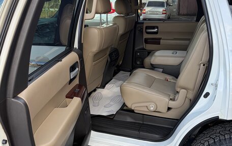 Toyota Sequoia II рестайлинг, 2011 год, 3 000 000 рублей, 6 фотография