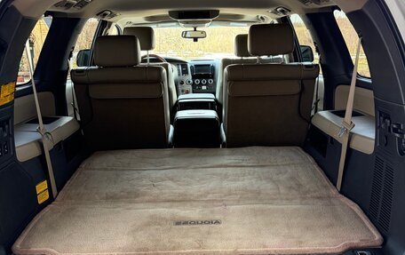 Toyota Sequoia II рестайлинг, 2011 год, 3 000 000 рублей, 5 фотография
