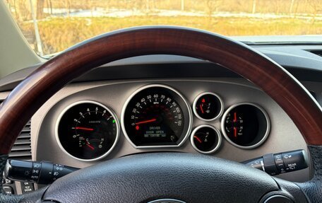Toyota Sequoia II рестайлинг, 2011 год, 3 000 000 рублей, 11 фотография
