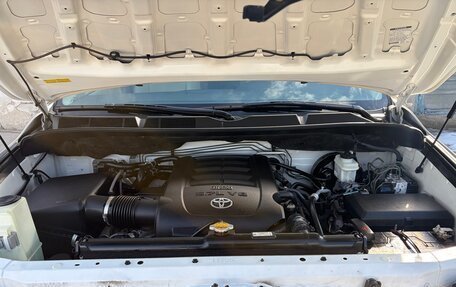 Toyota Sequoia II рестайлинг, 2011 год, 3 000 000 рублей, 12 фотография