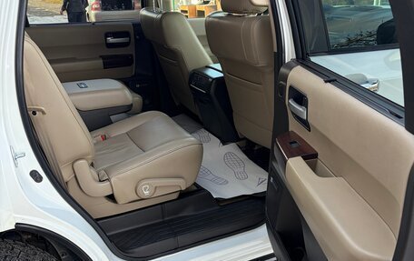 Toyota Sequoia II рестайлинг, 2011 год, 3 000 000 рублей, 9 фотография