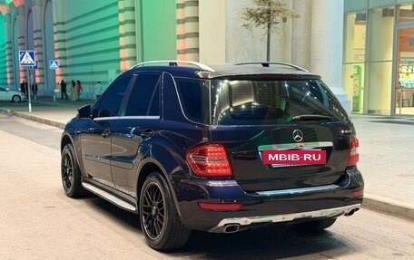 Mercedes-Benz M-Класс, 2011 год, 1 300 000 рублей, 24 фотография