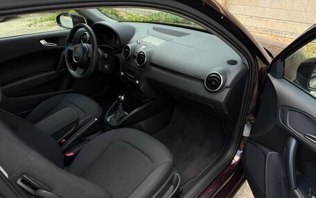 Audi A1, 2011 год, 1 095 000 рублей, 10 фотография