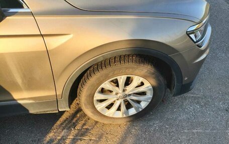 Volkswagen Tiguan II, 2017 год, 2 150 000 рублей, 3 фотография