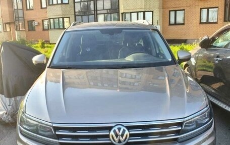 Volkswagen Tiguan II, 2017 год, 2 150 000 рублей, 2 фотография