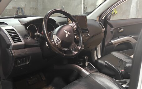 Mitsubishi Outlander III рестайлинг 3, 2012 год, 1 700 000 рублей, 10 фотография