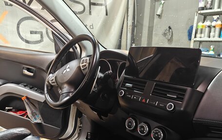 Mitsubishi Outlander III рестайлинг 3, 2012 год, 1 700 000 рублей, 17 фотография