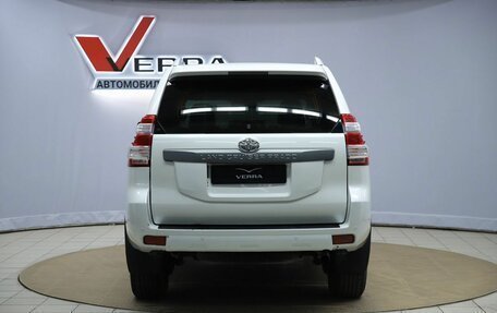 Toyota Land Cruiser Prado 150 рестайлинг 2, 2016 год, 3 750 000 рублей, 6 фотография