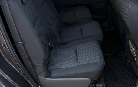 Toyota Verso I, 2011 год, 17 фотография