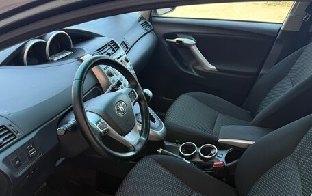 Toyota Verso I, 2011 год, 14 фотография