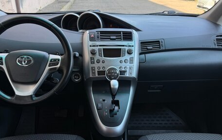 Toyota Verso I, 2011 год, 15 фотография
