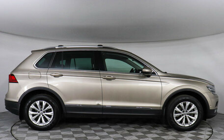 Volkswagen Tiguan II, 2017 год, 1 965 000 рублей, 5 фотография