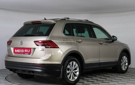Volkswagen Tiguan II, 2017 год, 1 965 000 рублей, 6 фотография