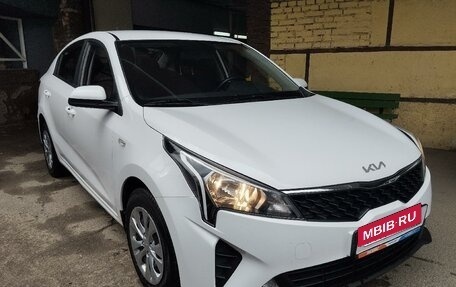KIA Rio IV, 2021 год, 1 650 000 рублей, 2 фотография