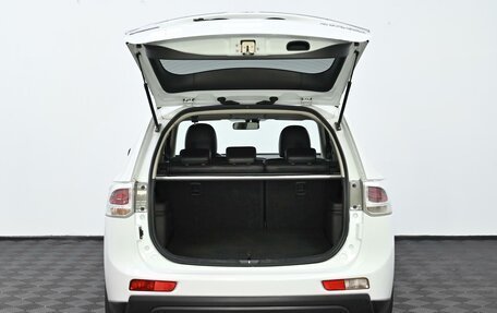 Mitsubishi Outlander III рестайлинг 3, 2014 год, 1 599 000 рублей, 5 фотография