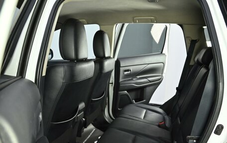 Mitsubishi Outlander III рестайлинг 3, 2014 год, 1 599 000 рублей, 14 фотография