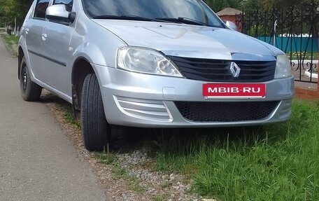 Renault Logan I, 2013 год, 395 000 рублей, 3 фотография