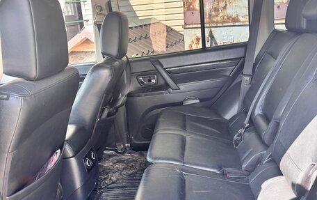 Mitsubishi Pajero IV, 2014 год, 2 350 000 рублей, 9 фотография