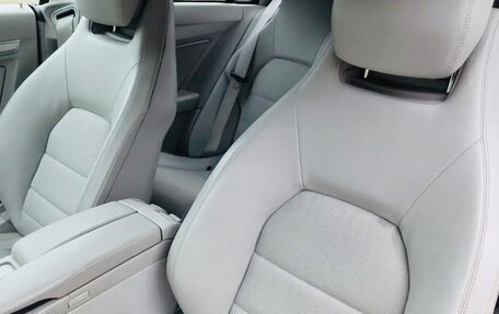 Mercedes-Benz E-Класс, 2011 год, 1 350 000 рублей, 13 фотография