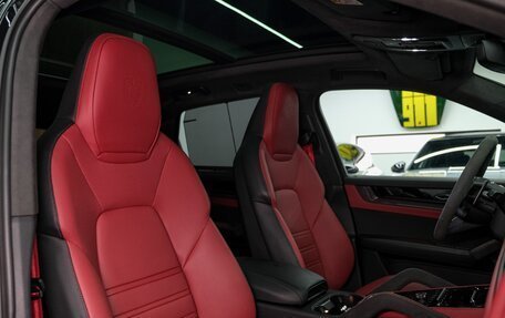 Porsche Cayenne III, 2024 год, 23 690 000 рублей, 2 фотография