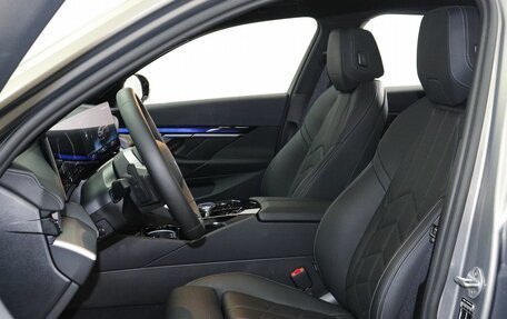 BMW 5 серия, 2025 год, 7 124 000 рублей, 14 фотография