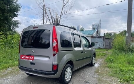 Renault Kangoo II рестайлинг, 2010 год, 535 000 рублей, 3 фотография
