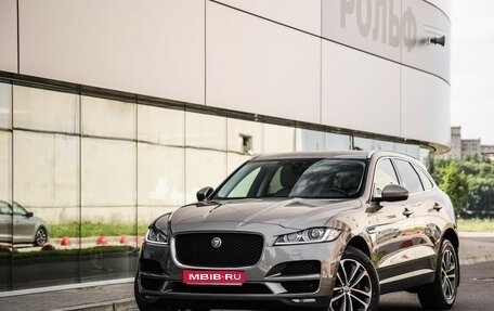 Jaguar F-Pace, 2017 год, 2 049 000 рублей, 1 фотография