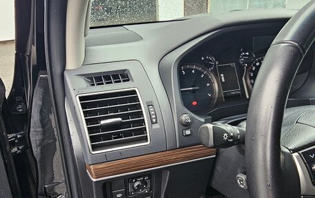 Toyota Land Cruiser Prado 150 рестайлинг 2, 2021 год, 7 200 000 рублей, 12 фотография