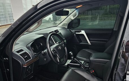Toyota Land Cruiser Prado 150 рестайлинг 2, 2021 год, 7 200 000 рублей, 11 фотография