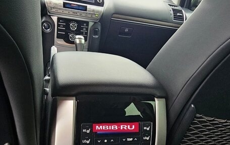 Toyota Land Cruiser Prado 150 рестайлинг 2, 2021 год, 7 200 000 рублей, 15 фотография