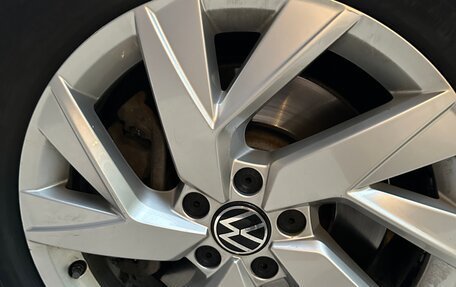 Volkswagen Tiguan II, 2021 год, 3 200 000 рублей, 2 фотография