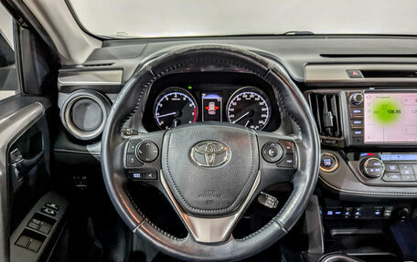 Toyota RAV4, 2018 год, 2 450 000 рублей, 21 фотография