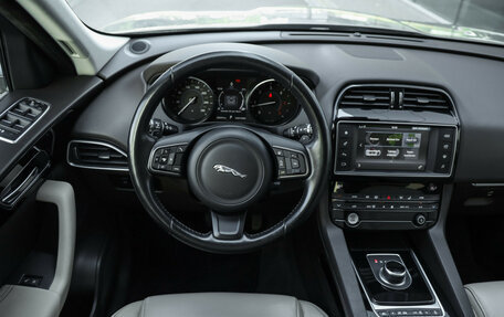 Jaguar F-Pace, 2017 год, 2 049 000 рублей, 15 фотография