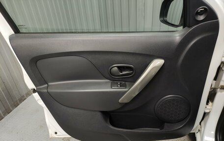 Renault Logan II, 2018 год, 620 000 рублей, 13 фотография