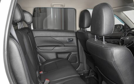 Mitsubishi Outlander III рестайлинг 3, 2018 год, 1 847 600 рублей, 8 фотография
