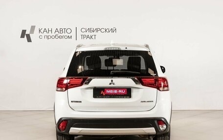Mitsubishi Outlander III рестайлинг 3, 2018 год, 1 847 600 рублей, 4 фотография