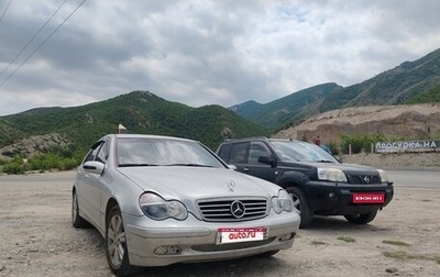 Mercedes-Benz C-Класс, 2003 год, 600 000 рублей, 1 фотография