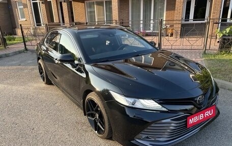Toyota Camry, 2019 год, 3 200 000 рублей, 1 фотография