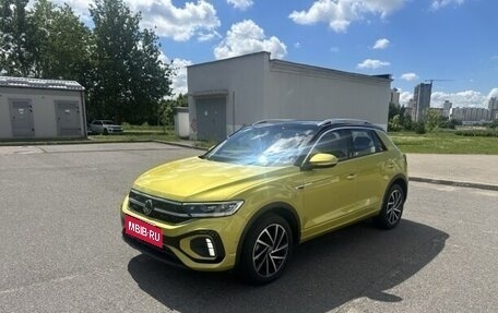 Volkswagen T-Roc I, 2023 год, 1 900 000 рублей, 1 фотография