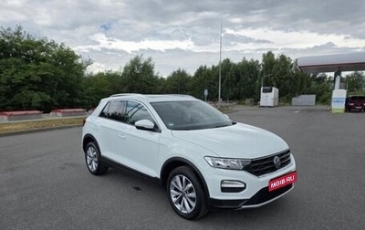 Volkswagen T-Roc I, 2022 год, 1 830 000 рублей, 1 фотография