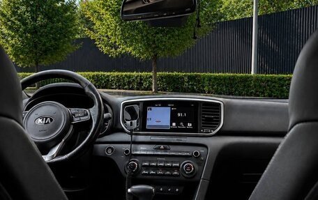 KIA Sportage IV рестайлинг, 2018 год, 2 300 000 рублей, 5 фотография